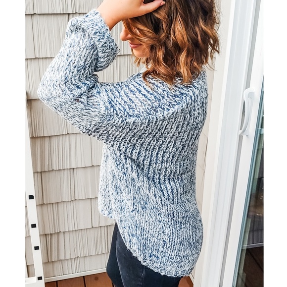 Sweaters - Blue & White Knit Sweater